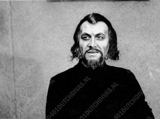 Antoon als Holländer in Wagner's opera 'Der fliegende Holländer' Antoon als Holländer in Wagner's opera 'Der fliegende Holländer'