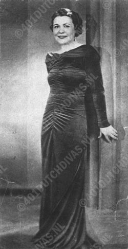 Betty van den Bosch-Schmidt, mezzosopraan (1900-1972) Betty van den Bosch-Schmidt, mezzosopraan (1900-1972)
