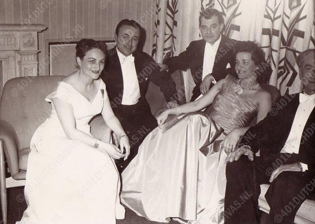 v.l.n.r. Lucy Tilly, Ettore Babini, E. Lutzo, Mimi Aarden, 1956 v.l.n.r. Lucy Tilly, Ettore Babini, E. Lutzo, Mimi Aarden, 1956