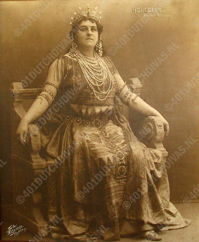 Liesbeth Poolman-Meissner in de rol van Hérodias in Massenet's 'Hérodias'(Hérodiade) Liesbeth Poolman-Meissner in de rol van Hérodias in Massenet's 'Hérodias'(Hérodiade)