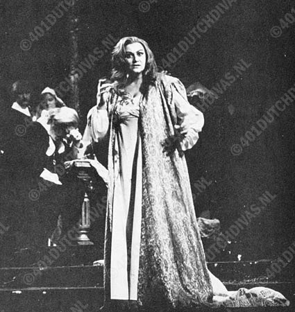 Als Lucia in 'Lucia di Lammermoor', Stadsschouwburg Amsterdam, 1970