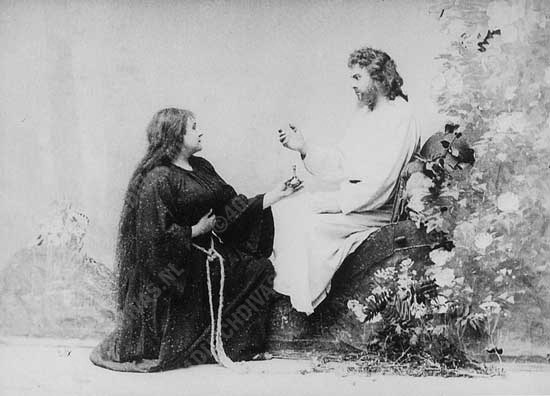 Ernest van Dyck and Amalia Materna as Parsifal and Kundry, Bayreuth 1889.